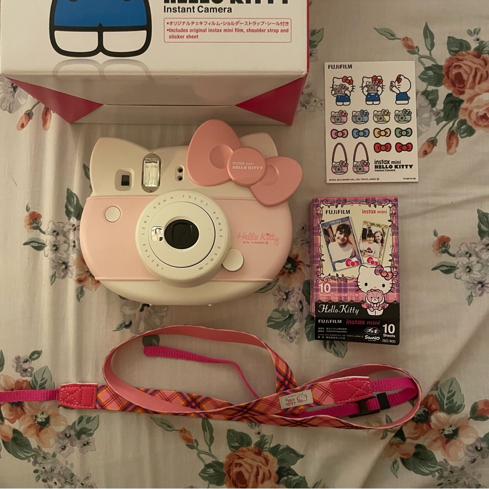 hello kitty instax mini polaroid camera